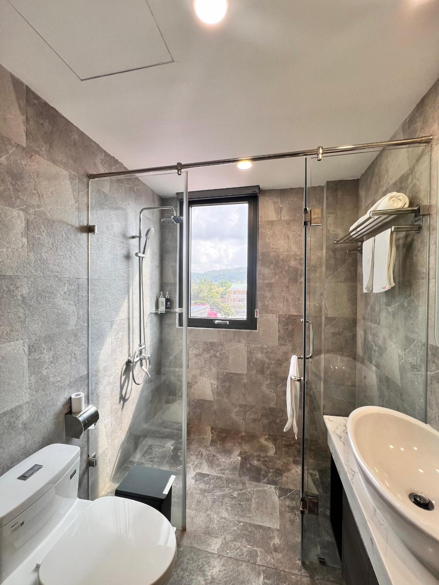 Le Anh Hotel Дуонг-Донг Экстерьер фото