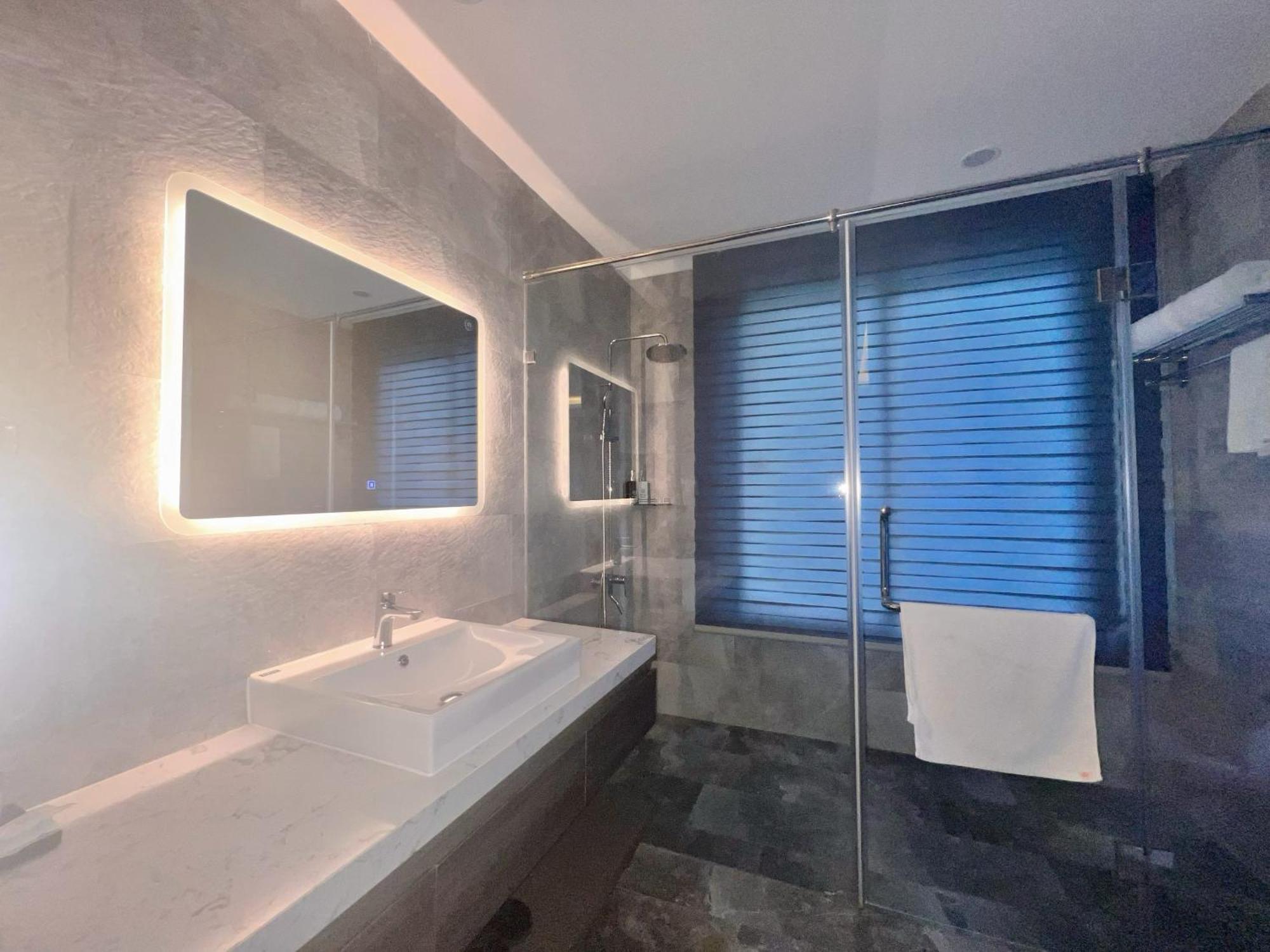 Le Anh Hotel Дуонг-Донг Экстерьер фото